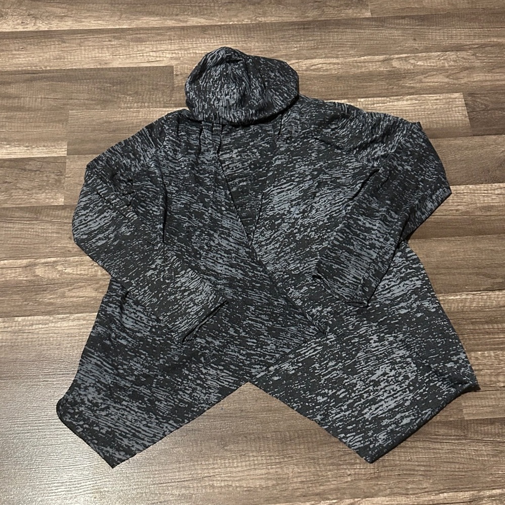 * 🤑💰🤑 3/$10.00 budle item 🤑💰🤑 Cute Sweater